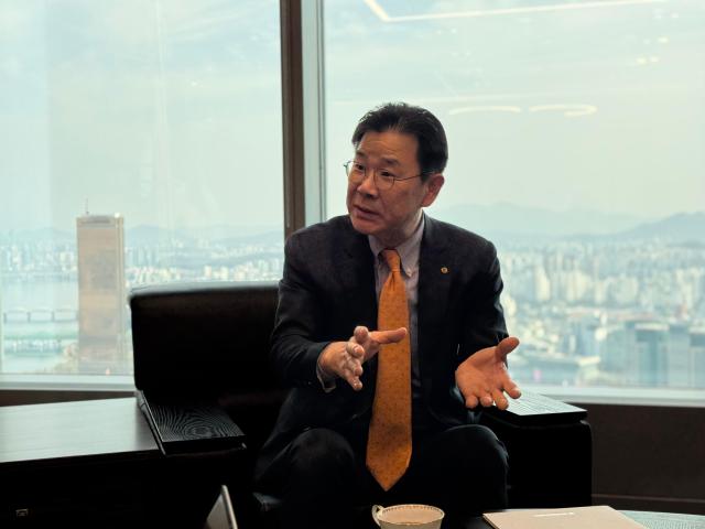 김복환 한국해외인프라도시개발지원공사KIND 사장은 지난달 23일  서울 영등포구 여의도동 IFC3 KIND 본사에서 아주경제와 인터뷰를 진행했다 사진KIND