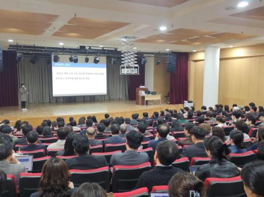 충남교육청, 학생평가 담당자 300명 연수…성취평가제·논술형 평가 강화