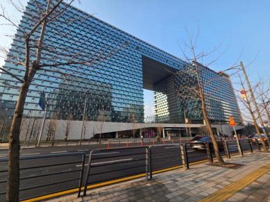 엔씨는 담고 크래프톤은 던졌다… 국민연금의 K-게임 투톱 상반된 성적표