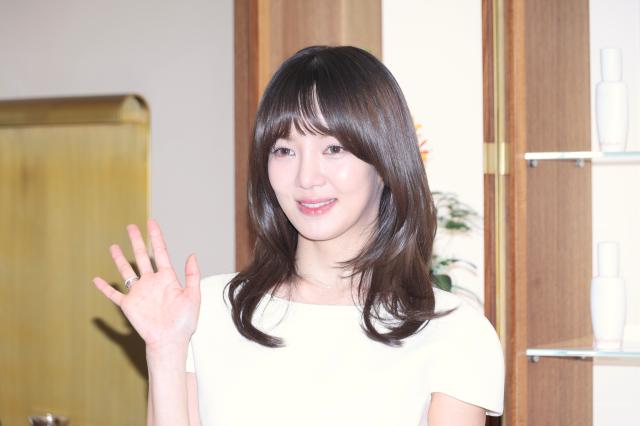 Girls Generation member Hyoyeon poses at a photo time held in Bukchon Jongno-gu Seoul April 6 2026 AJP Han Jun-gu