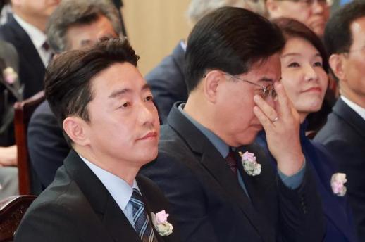 강훈식 靑비서실장 보복 대행 범죄, 불법 폭력 행위