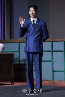 [포토] 포즈 취하는 유수빈 (21세기 대군부인 제작발표회)