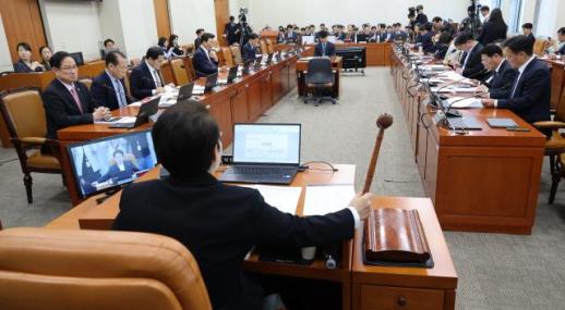 [사설] 국가 채무 1300조, 재정의 기초 다시 세우자