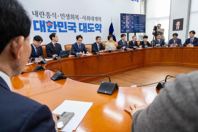 더불어민주당 한병도 원내대표가 7일 국회에서 열린 원내대책회의에서 발언하고 있다사진연합뉴스