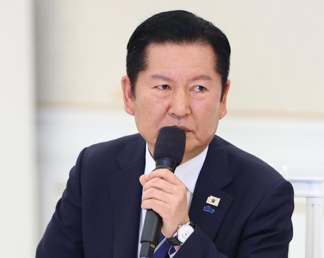 정청래 더불어민주당 대표가 7일 청와대에서 이재명 대통령이 참석한 여야정 민생경제 협의체 회담에서 발언하고 있다 사진연합뉴스