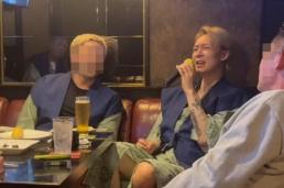 유카타 입고 열창…마약 파문 박유천, 日 노래방서 열창 모습 포착