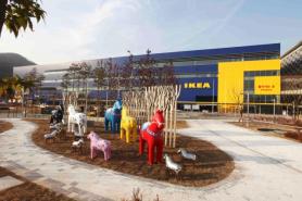 IKEA biến cửa hàng thành đường chạy 5km