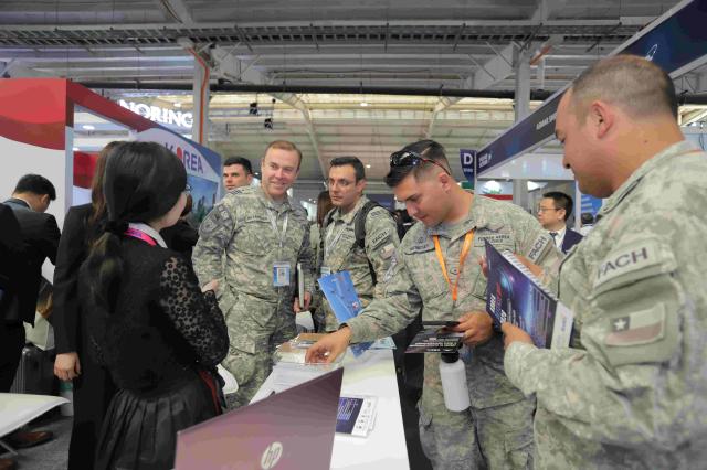 대한무역투자진흥공사가 7일현지시간 칠레 산티아고에서 중남미 최대 항공·방산 전시회 FIDAE 2026에 참가해 K-방산 31개사 공관 등과 함께 역대 최대 규모 한국관을 운영한다 사진코트라