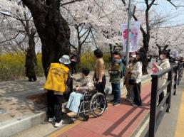 [자투리 리뷰] 저무는 미국의 시대, 흑인의 블루스를 앞세우는 절박함