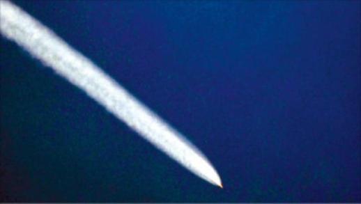 북, 동해상으로 단거리 탄도미사일 발사...240km 비행(종합)