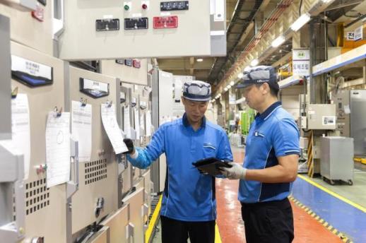 전력기기 업계, 설비보다 맨파워가 관건…숙련 시니어 인력 확보 경쟁 확대