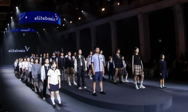 엘리트학생복 2026 상하이 패션위크 키즈 패션쇼 참가 사진형지엘리트