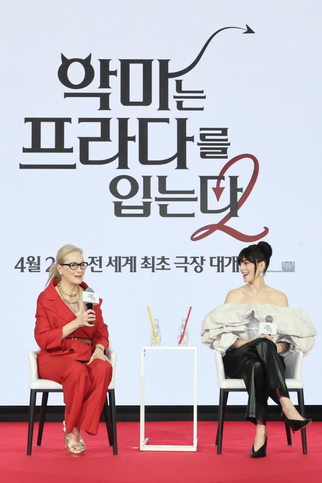 Stars of The Devil Wears Prada arrive in Seoul ahead of sequel release