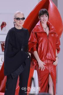 [포토] 메릴 스트립·앤 해서웨이, 20년만의 재회