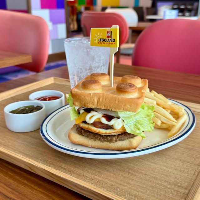 레고랜드 코리아 리조트에서 맛볼 수 있는 브릭 버거 사진강상헌 기자
