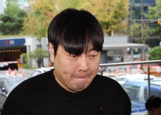 개그맨 이진호, 뇌출혈로 쓰러져 중환자실 입원…생명에는 지장 없어