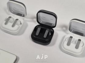 Samsung Elec turns up warmth in design as gadget prices turn cold