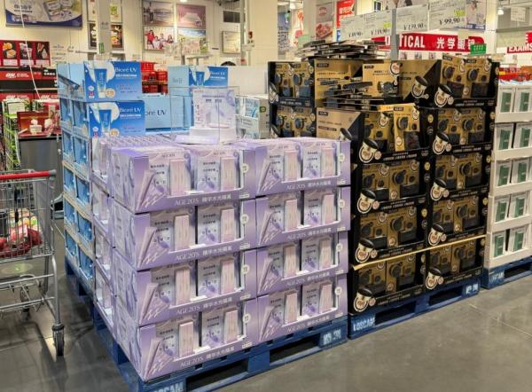 중국 코스트코 매장에 애경산업 색조 브랜드 에이지투웨니스 제품이 입점한 모습 사진애경산업