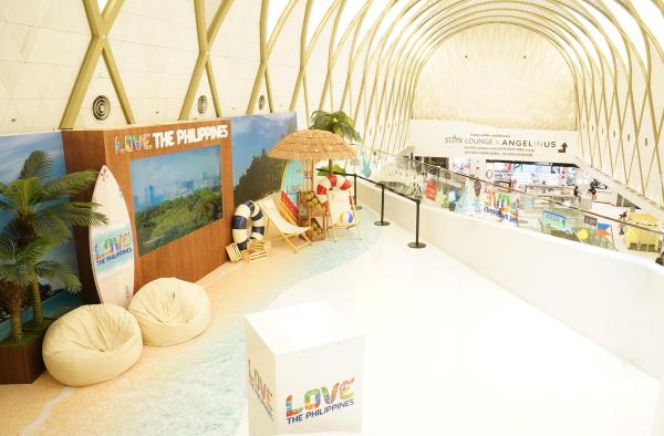 서울 중구 롯데면세점 명동본점 13층 LDF STAR STUDIOLOUNGE에 마련된 필리핀 관광 홍보 쇼룸 전경 사진롯데면세점