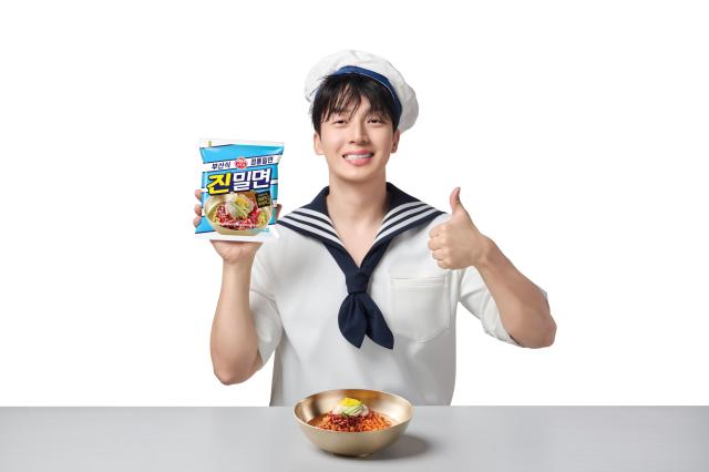 오뚜기 진밀면 모델 코메디언 허경환 사진오뚜기