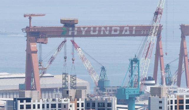 Fire breaks out on submarine at shipyard in Ulsan, leaving one missing
