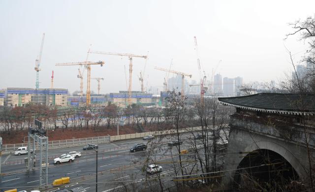 An apartment reconstruction site in Seoul is captured on Monday Dec 29 2025 Yonhap