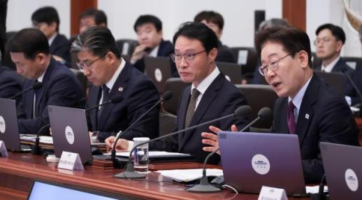 李대통령 하GPT, 작업 넘어가면 안 돼…河 AI수석 일 집중하겠다