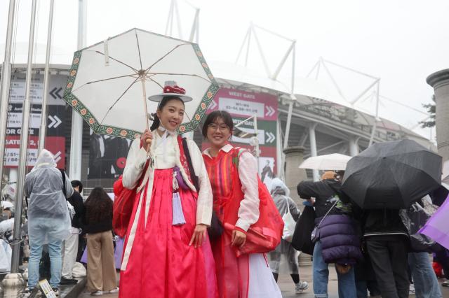 Hanbok-ssi poses for a photo at Goyang Sports Complex in Ilsanseo-gu Goyang Gyeonggi Province where BTS WORLD TOUR ARIRANG IN GOYANG is being held April 9 2026 AJP Han Jun-gu