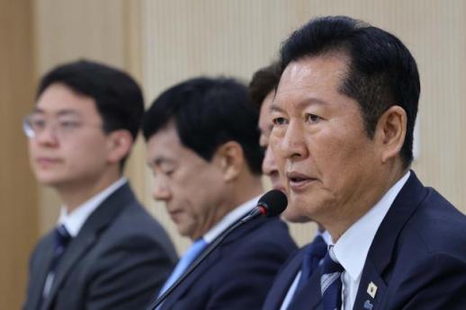 정청래 "李 사진·영상 사용 금지 공문, 대통령께 누 끼쳐 죄송"