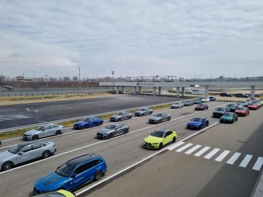 [르포] BMW 인천 드라이빙 센터 가보니…MINI의 경쾌함, 320i의 안정성
