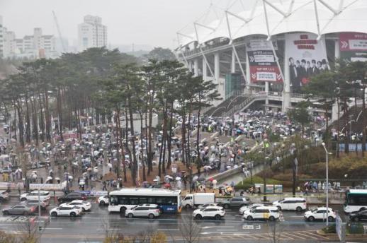 Police launch manhunt as burglar flees with BTS entry bracelets