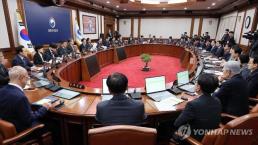 [아주사설 | 기본·원칙·상식]  전쟁 변수 다시 부각…추경 효과 시험대에 올랐다