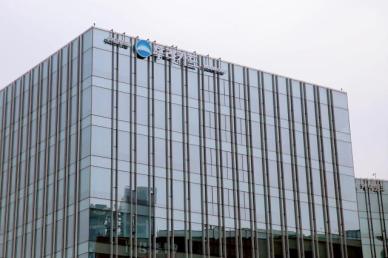 롯데카드 이어 우리카드 제재 임박…영업정지 가능성에 카드업계 긴장