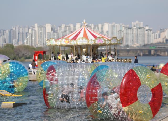 汝矣岛春日现场 市民体验水上活动