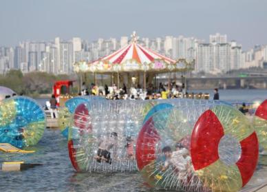 汝矣岛春日现场 市民体验水上活动