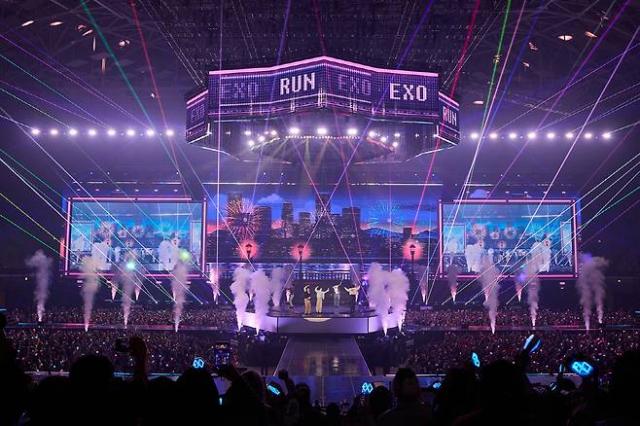 Exo starts world tour as 32,000 global fans fill Seoul arena