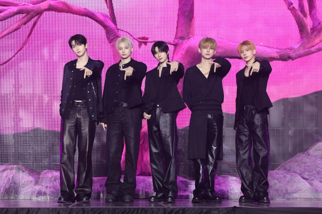 그룹 투모로우바이투게더 사진빅히트뮤직