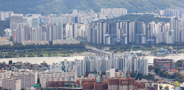 서울 남산에서 바라본 시내 아파트 단지 사진연합뉴스