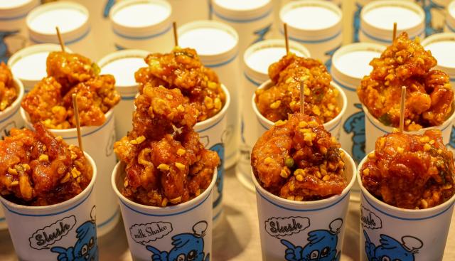 Dakgangjeong sweet fried chicken is displayed at Gangneung Jungang Market in Gangneung Gangwon Province on April 8 2026 AJP Yoo Na-hyun 20260408
