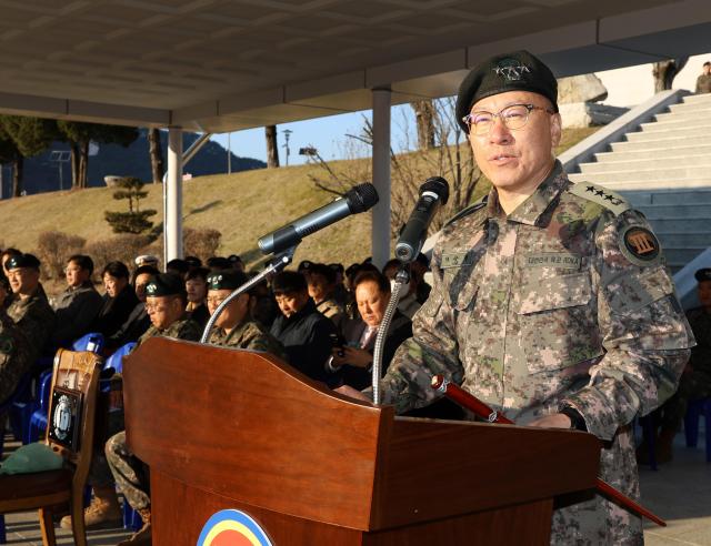 19일 강원 인제군 육군 3군단 사령부에서 열린 제49대 군단장 취임식에서 이상렬 신임 군단장이 취임사를 하고 있다 사진연합뉴스