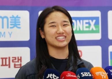 全满贯羽坛一姐安洗莹载誉回国