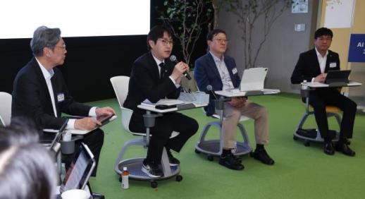 하정우 재보선 출마 여부 내가 결정할 수 있다면 靑 남을 것