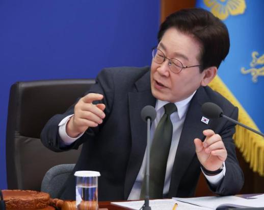 李대통령 전쟁 당사국, 인권·평화 위해 용기 있는 걸음 내딛어 달라