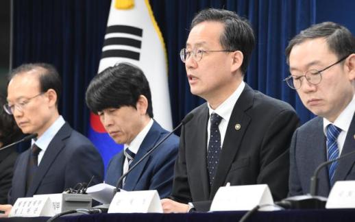 정유사 세금 납부 9개월 유예…석유공사 여신 한도 최대 30억 달러 확대