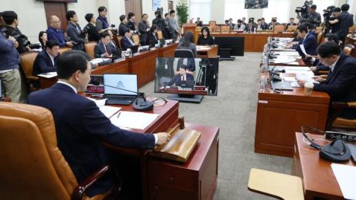 버티기 이제 그만…국방위 입영 의무 면제 나이 45세↑