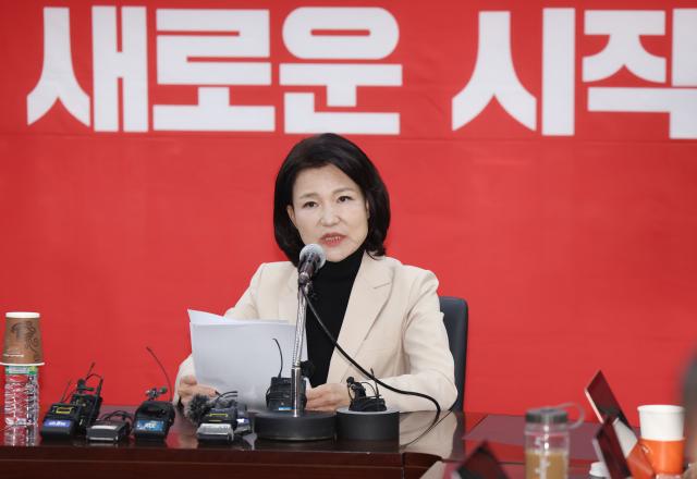 이진숙 전 방송통신위원장이 14일 오후 대구 수성구 국민의힘 대구시당에서 기자회견을 하고 있다 이 전 위원장은 국민의힘 대구시장 경선에서 컷오프공천 배제된 뒤 독자적으로 선거운동을 이어오고 있다사진연합뉴스