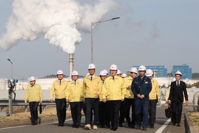 President Lee Jae Myung inspects facilities at the Korea National Oil Corporation’s Seosan oil storage base in South Chungcheong Province on March 26 2026 Yonhap