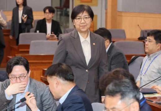 국민연금, 환헤지 비율 10%에서 15% 수준으로 확대…중동 불안 속 환 손실 대응