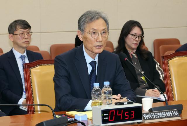 고광헌 방송미디어통신심의위원장 후보자가 1일 국회 과학기술정보방송통신위원회에서 열린 인사청문회에서 여야 위원들의 질문에 답하고 있다 사진연합뉴스