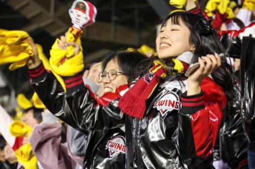 When K-fandom meets baseball, its no longer just a game 